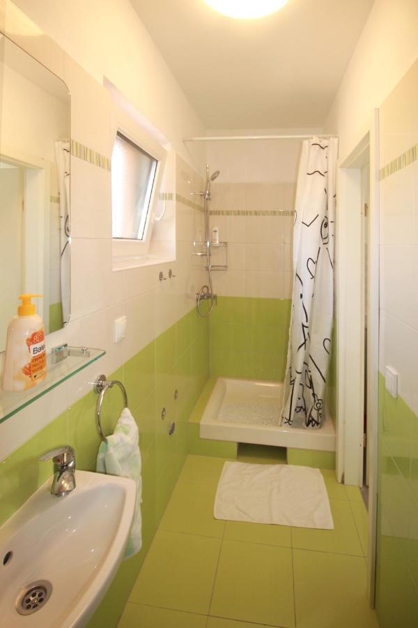 Apartmani Zem, Krk Krk Town Esterno foto